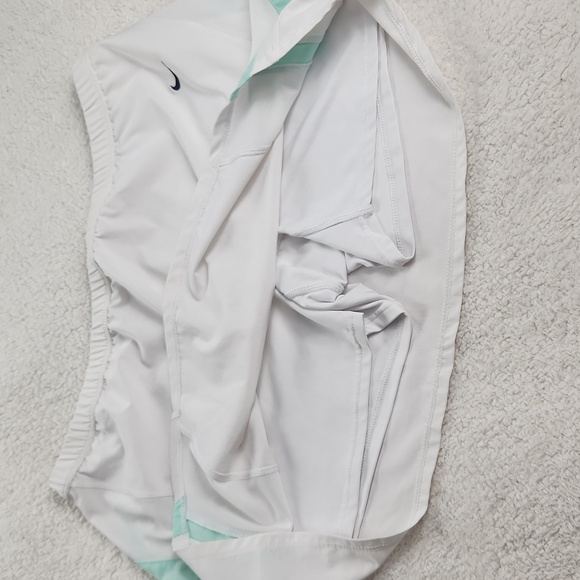 Nike White Skort with Mint Green Aqua Accents - Picture 6 of 10